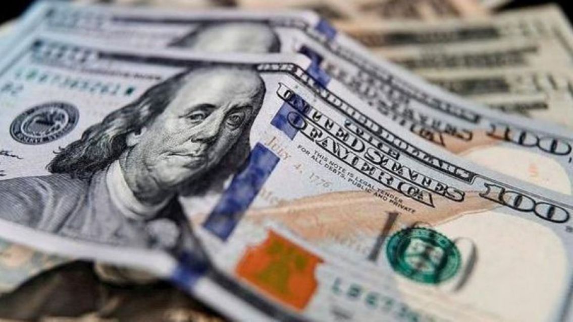 El Dólar Blue bajó después de cinco días