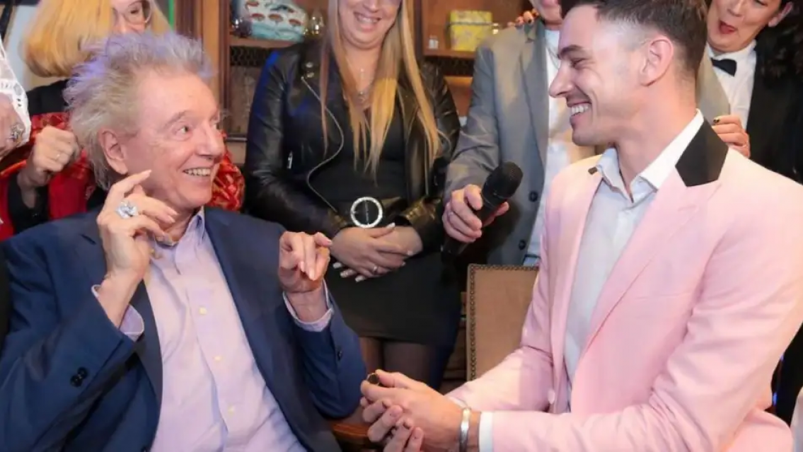 El joven era un interesado, Pepito se avivó y lo mandó a mudar. se separó y lo echó de la casa