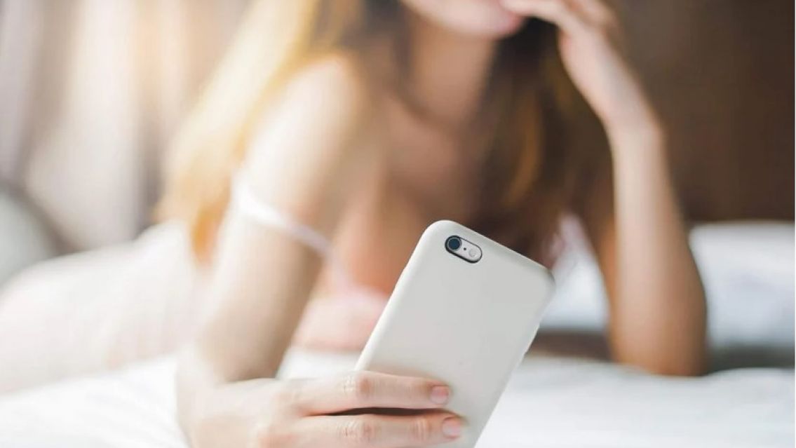 ¿Cuánto se gana en dólares por subir contenido erótico?