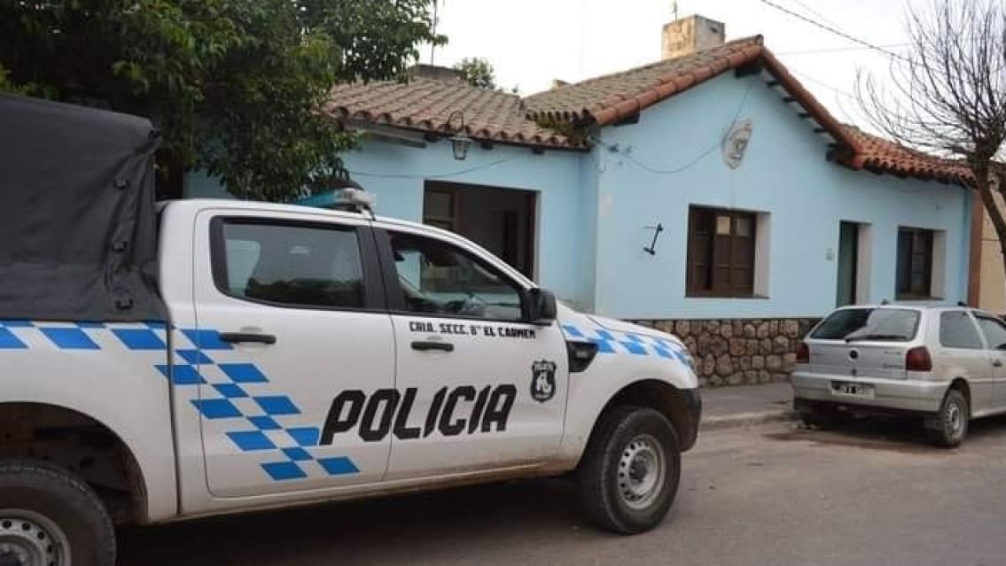 Policias juje�os salvaron a un beb� que no pod�a respirar en San Pedro