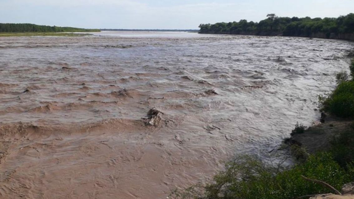 Se rompió un dique en Bolivia y el río Pilcomayo corre peligro: "Hay manchas"