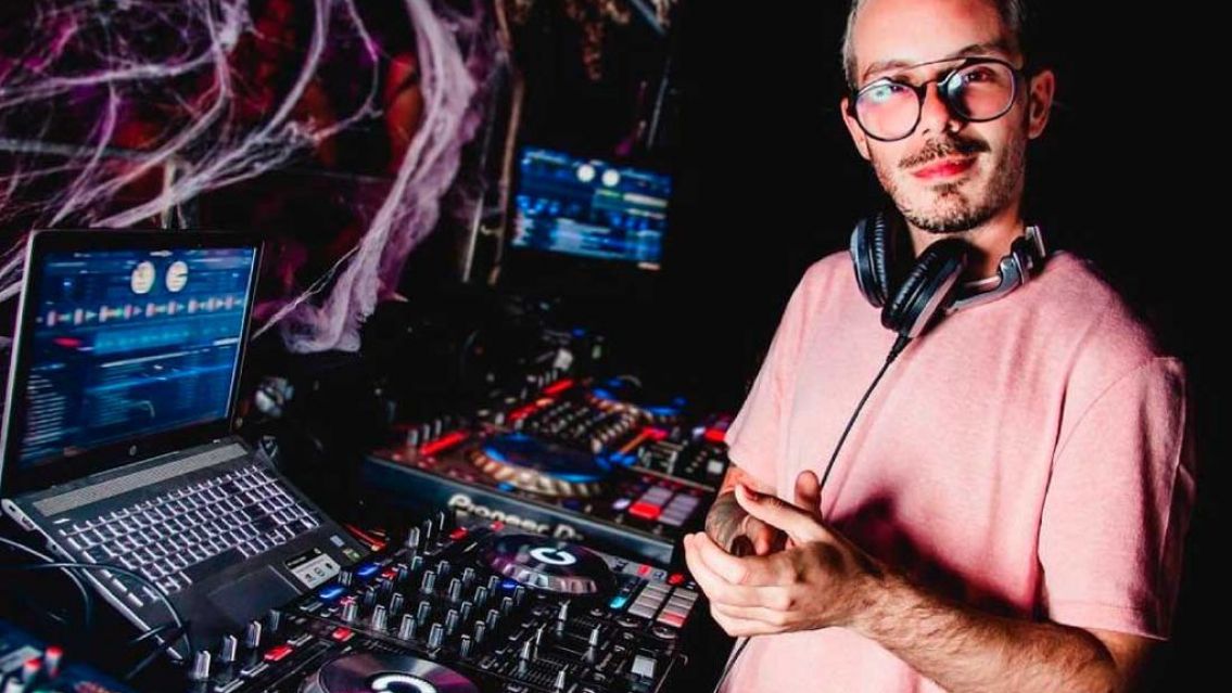 Famoso Dj norte�o critic� a Fer Palacio: se pudri� todo