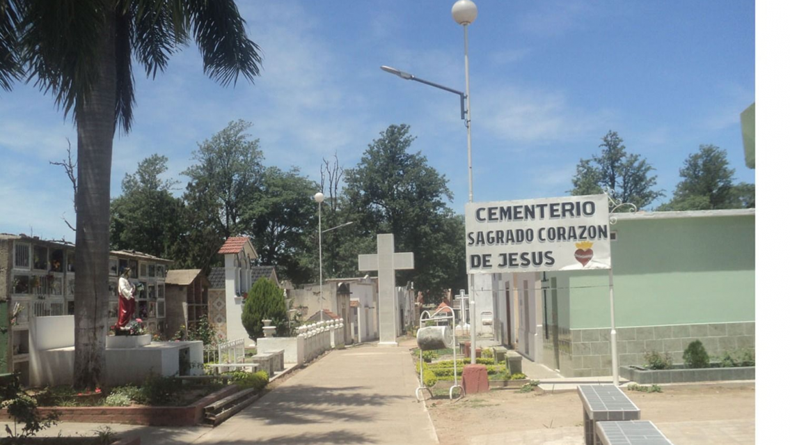 Libertador: "todos de fiesta en la Serenata mientras en el cementerio pasa esto"