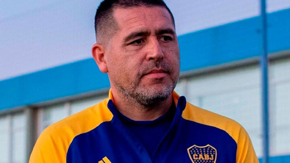 La decisi�n que tom� Riquelme por la pelea entre Benedetto y Zambrano: "Le faltaron el respeto a Boca"