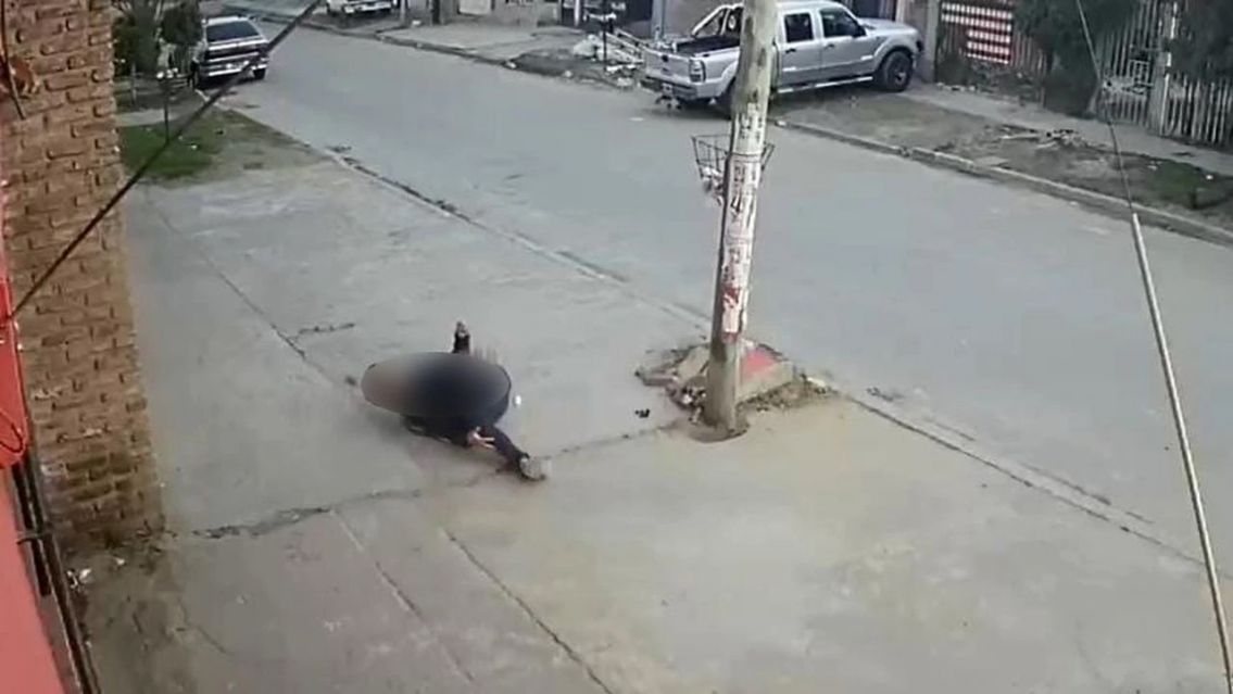 Un changuito fue brutalmente atacado por un motochorro: lo tuvieron que internar