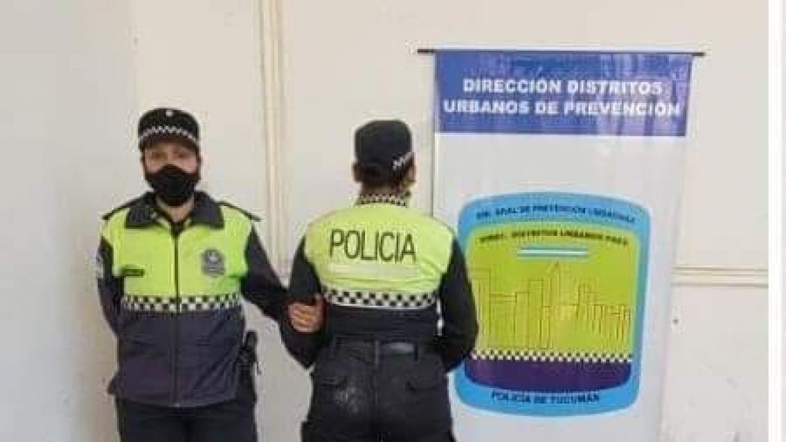 Una policía fue detenida por su propia compañera: la encontraron robando un celular