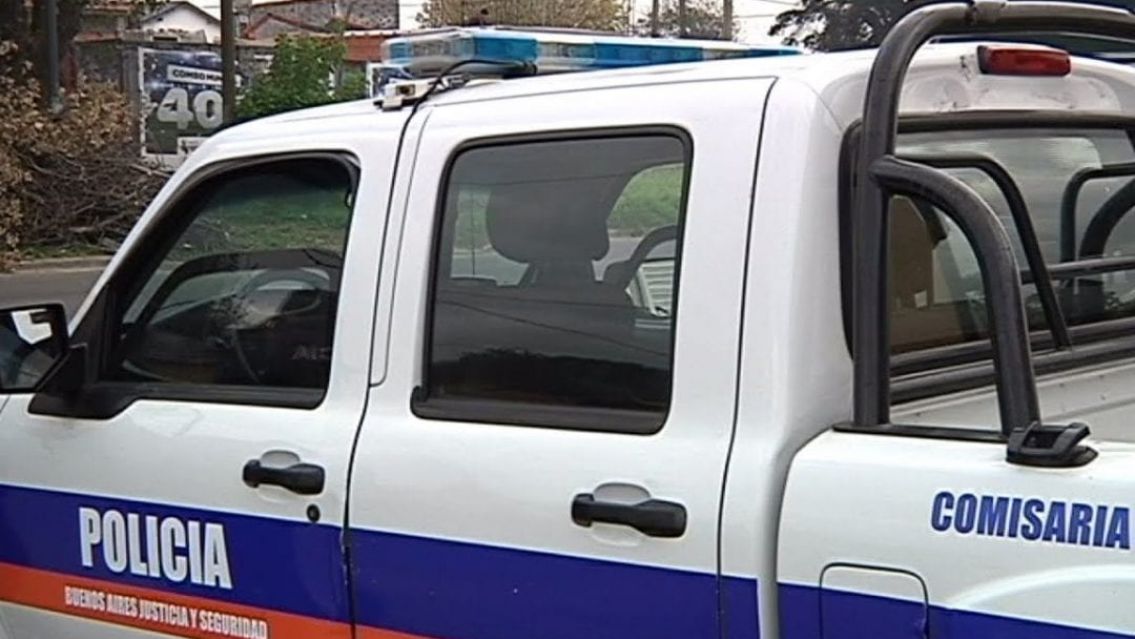 Sorprendió a su padre haciéndole lo peor a su novia y lo apuñaló