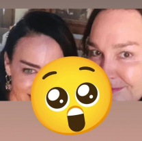 Se sacó una "selfie" y vio un paranormal detalle en el espejo. Ahora no puede dormir