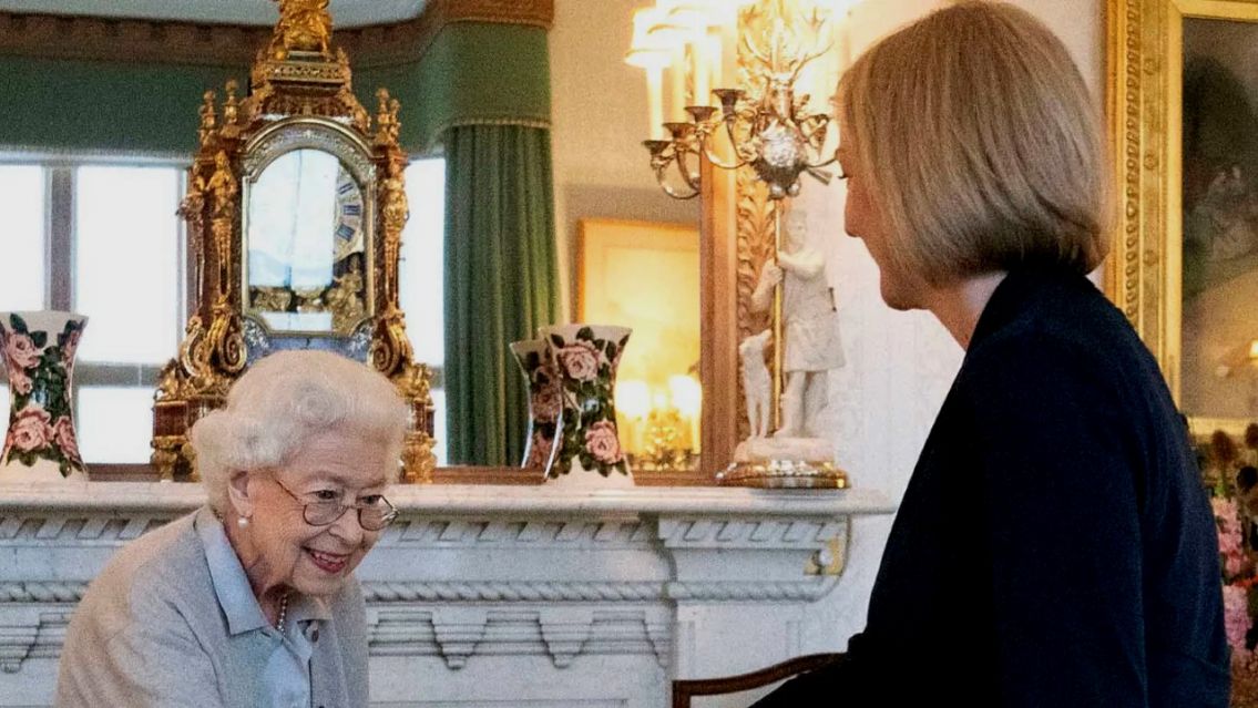 Las marcas que le descubrieron a la Reina hace unos días: "Era señal de que iba a morir"