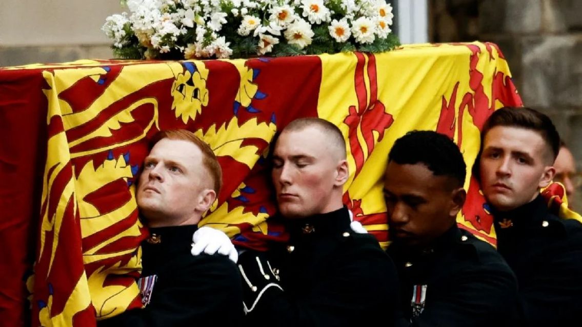 Se filtraron fotos del f�retro de la reina Isabel II: as� se encuentra