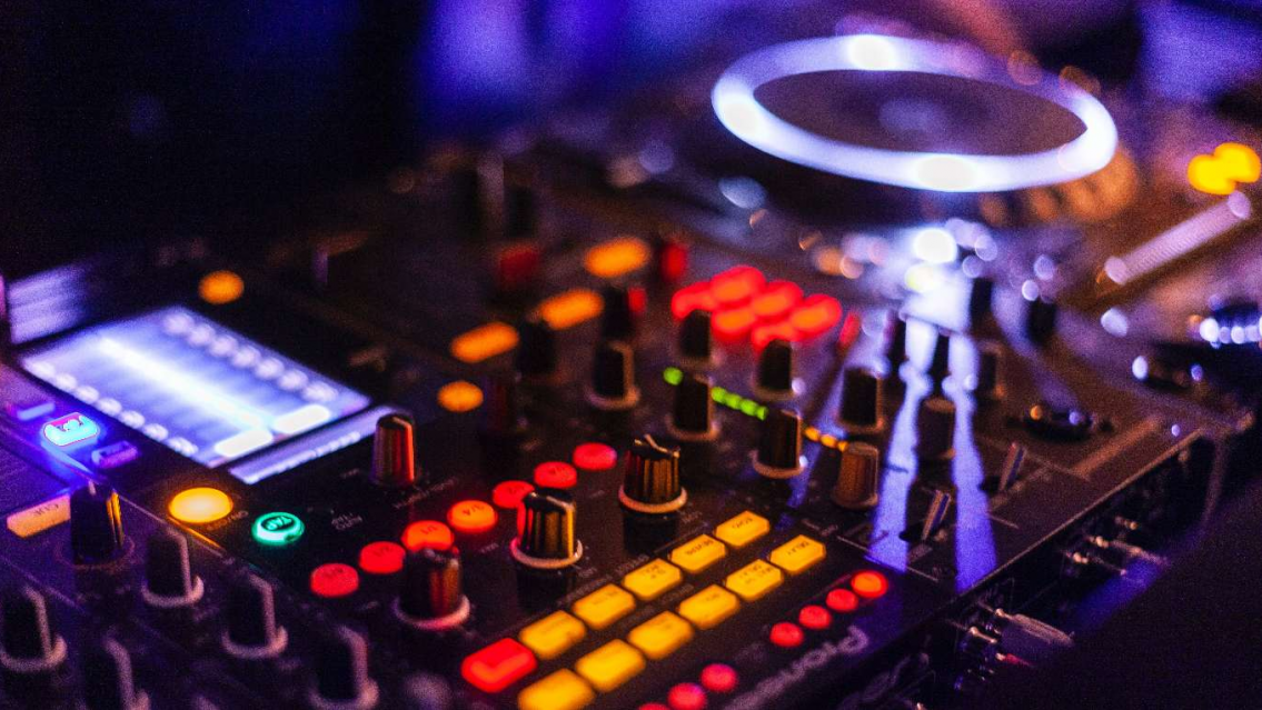 "DESCANS� EN PAZ", Muri� DJ que empez� con el techno house en Argentina