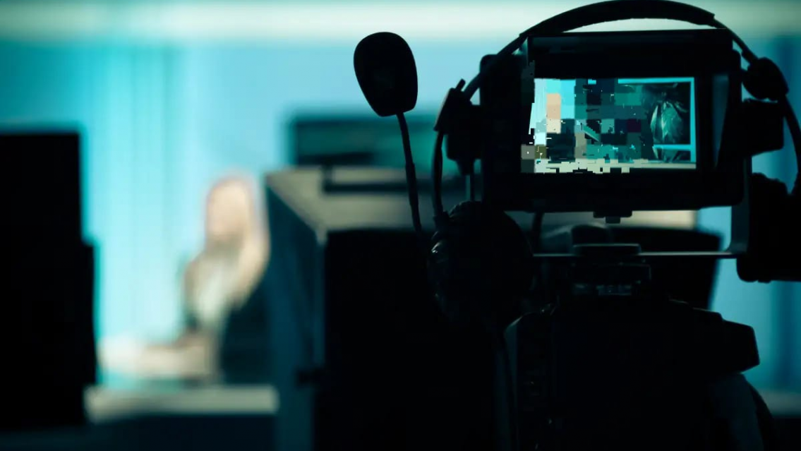 "Cometí el error de tapar el dolor por la muerte de mi padre con marihuana", el calvario de conductora de tv