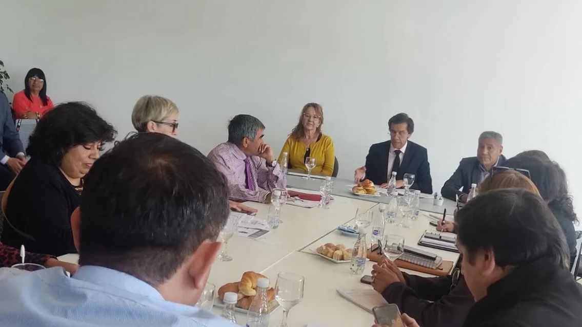 El Gobierno recibe a la docencia para continuar la negociaci�n salarial