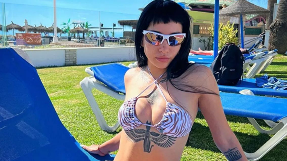Mar�a Becerra pos� en bikini colaless y revent� las redes: HAY FOTOS