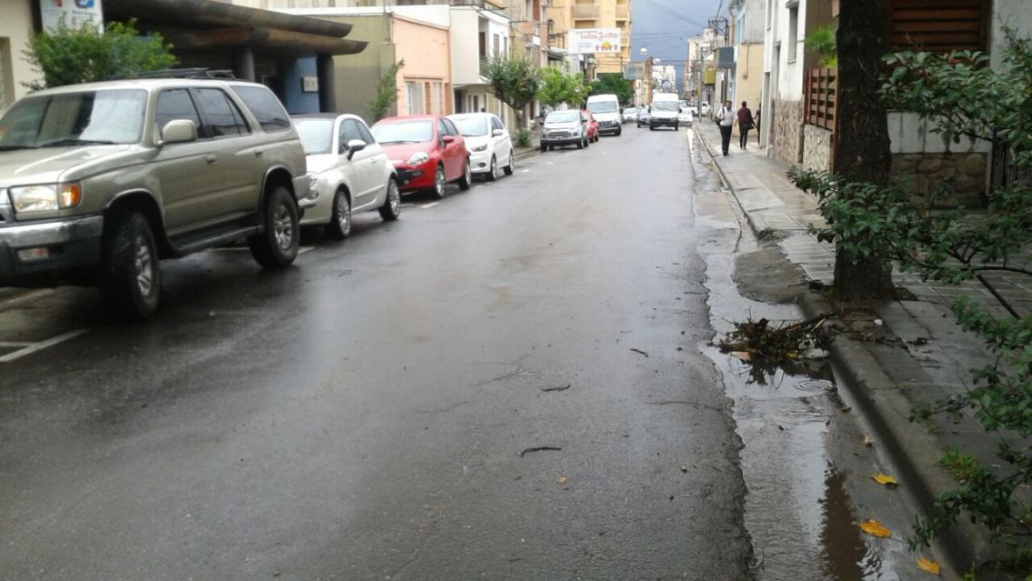 ¡A SALIR CON PARAGUAS! Jueves de lluvia, fresco y alerta en todo Jujuy