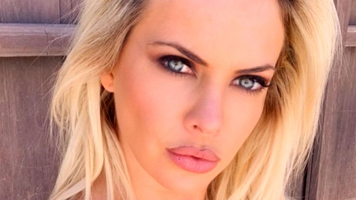 Alejandra Maglietti pos� con un short transparente y se le vio todo: hay fotos