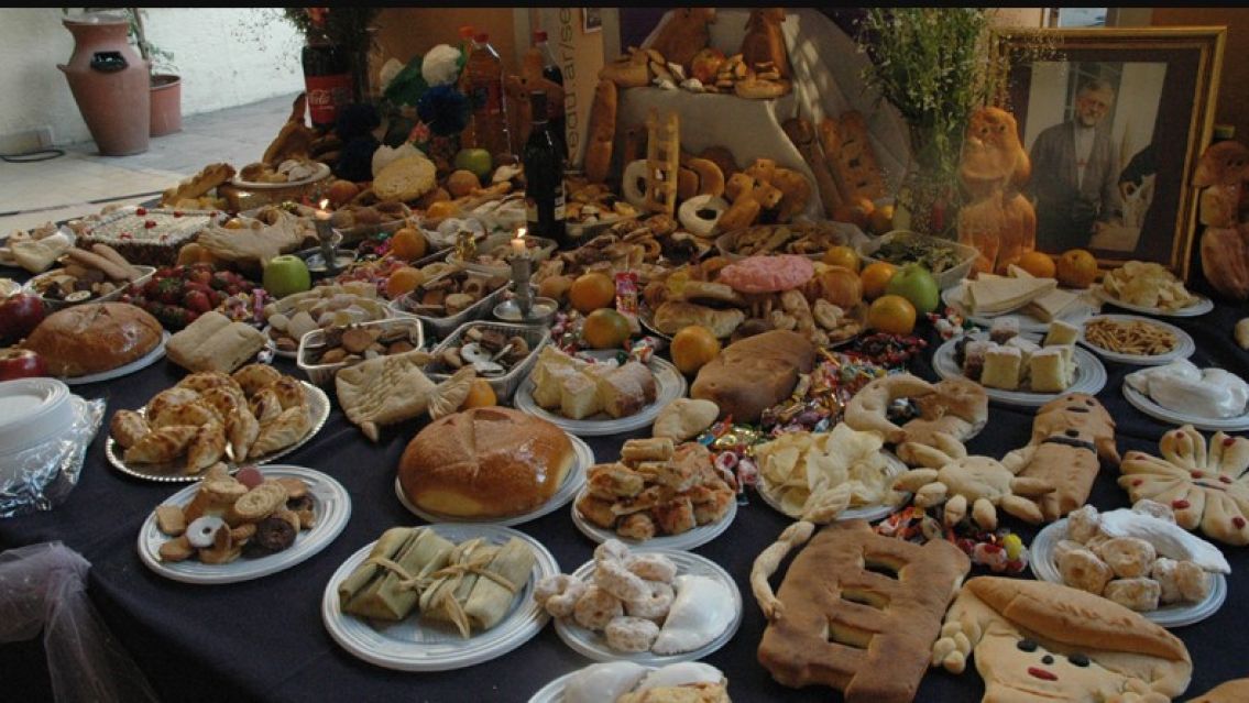 Día de los Fieles Difuntos: Jujeños llegan en multitud a los cementerios