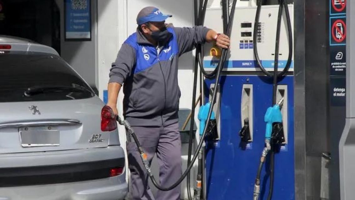 Aumentan los combustibles en todo el pa�s: el litro de nafta s�per supera los $1.100 en Jujuy