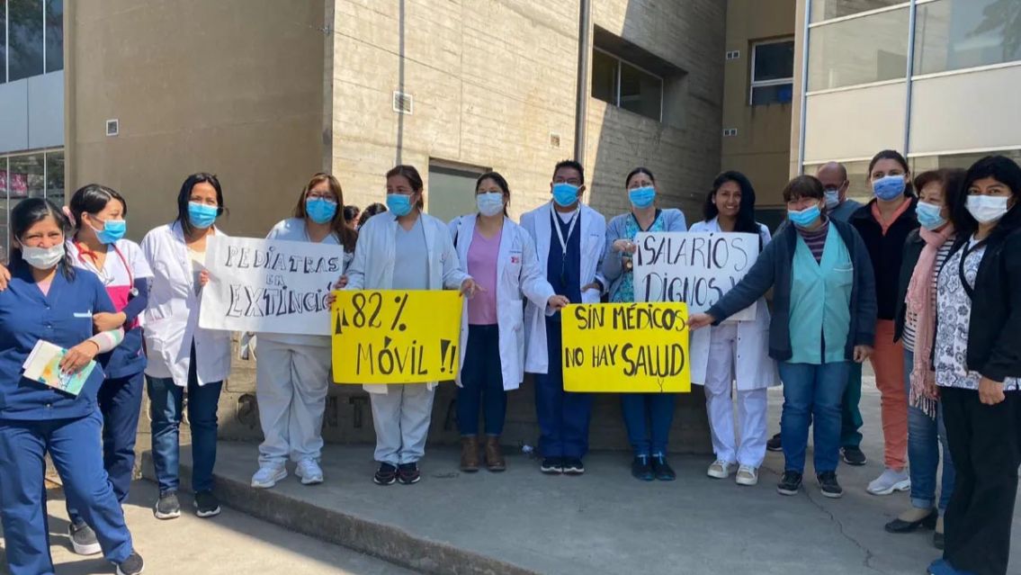 Médicos contra el plan de Bouhid denuncian persecución por protestar