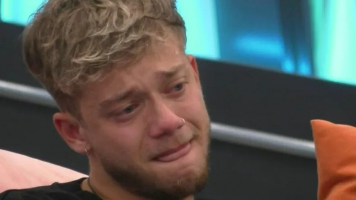 La historia de vida de Nacho de Gran Hermano. Su mam� muri� y se cri� con dos pap�s