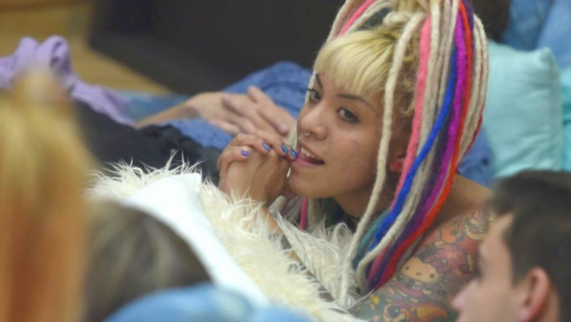 Abandon� la casa de Gran Hermano porque le dijeron "pobre": La furia de Azul Carrizo