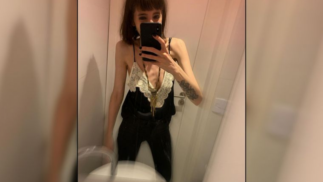 "Se le notan todos los huesos", preocupa la extrema delgadez de Florencia Kirchner