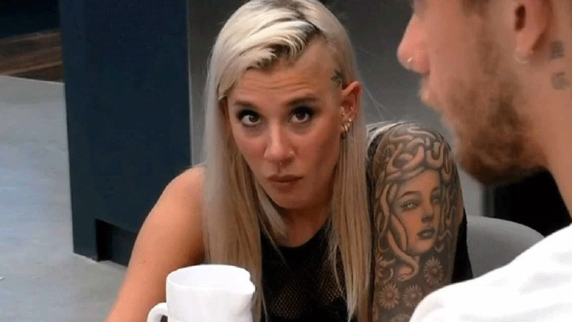 El espeluznante significado del tatuaje de La Tora: "Medusa"