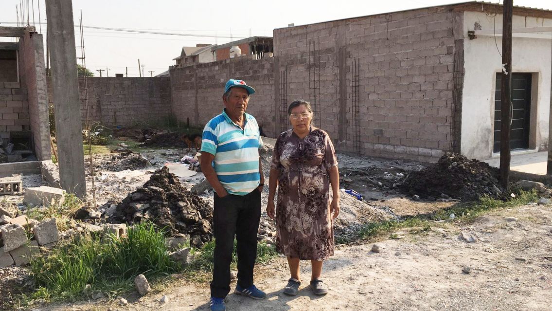 Quisieron usurparles su casa a dos abuelitos juje�os y les destrozaron todo