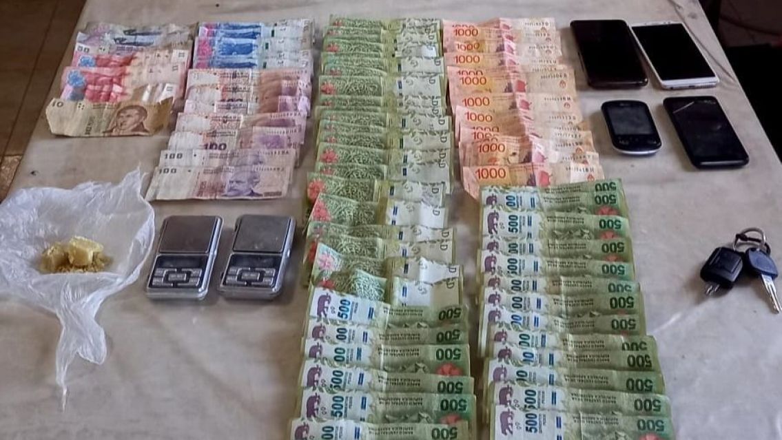 Secuestraron drogas y dinero en efectivo en Alto comedero