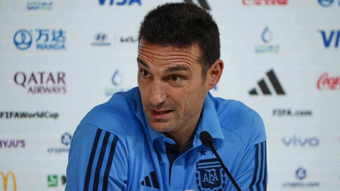 Scaloni estall� de bronca con un periodista: "No s� si jugamos para Argentina o para Holanda"