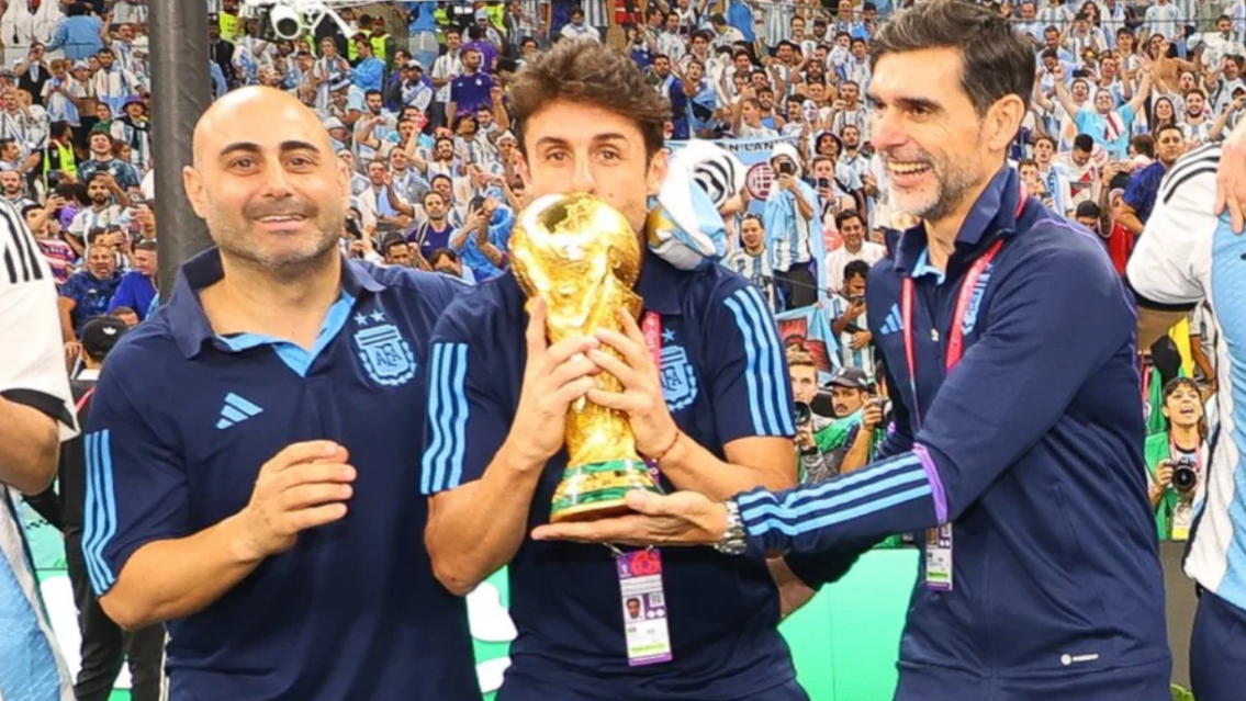 Terminó el misterio: por qué no hay fotos de Aimar en los festejos de Argentina