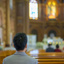 Acusan a curita norteño de llevarse 9 mil dólares. ¿De dónde los sacó y para qué los quiere?