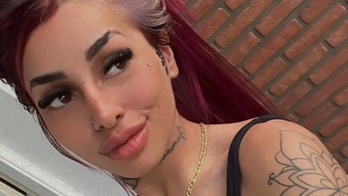 Anda necesitando efectivo e hizo una producción con su hija Jamaica como modelo