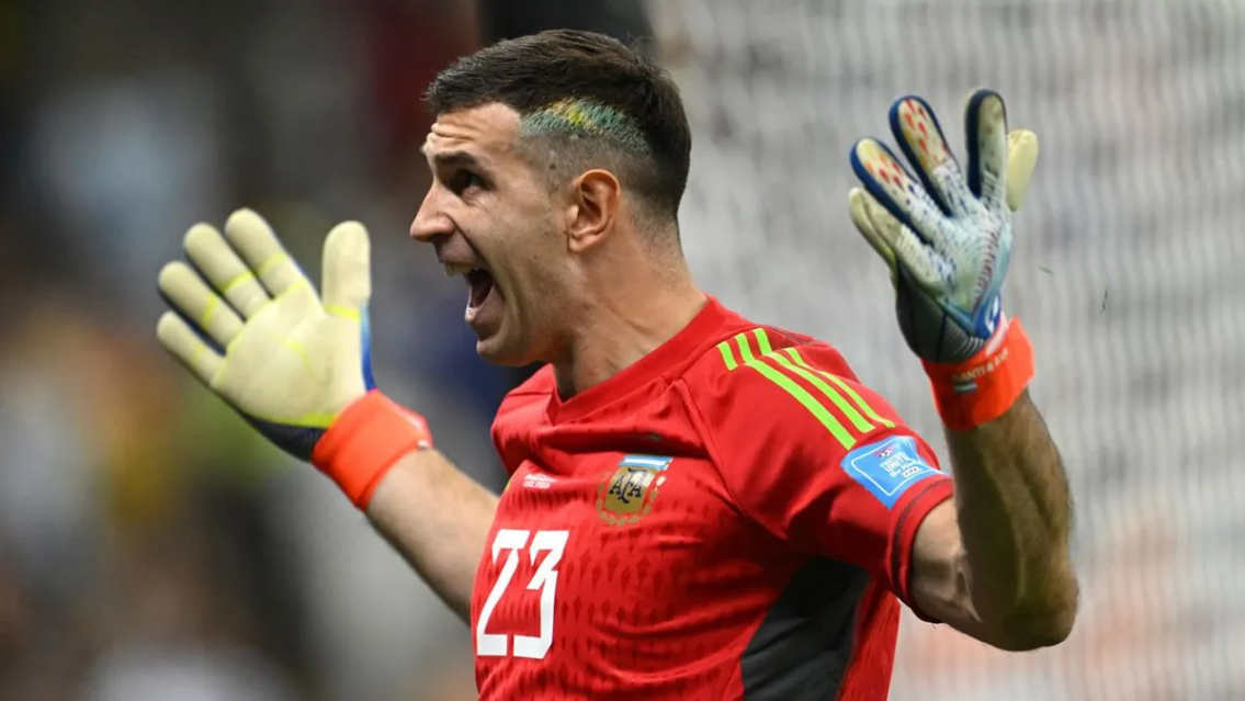 Se nos cae un �dolo, sali� a la luz el romance oculto de ex Gran Hermano con El Dibu Mart�nez