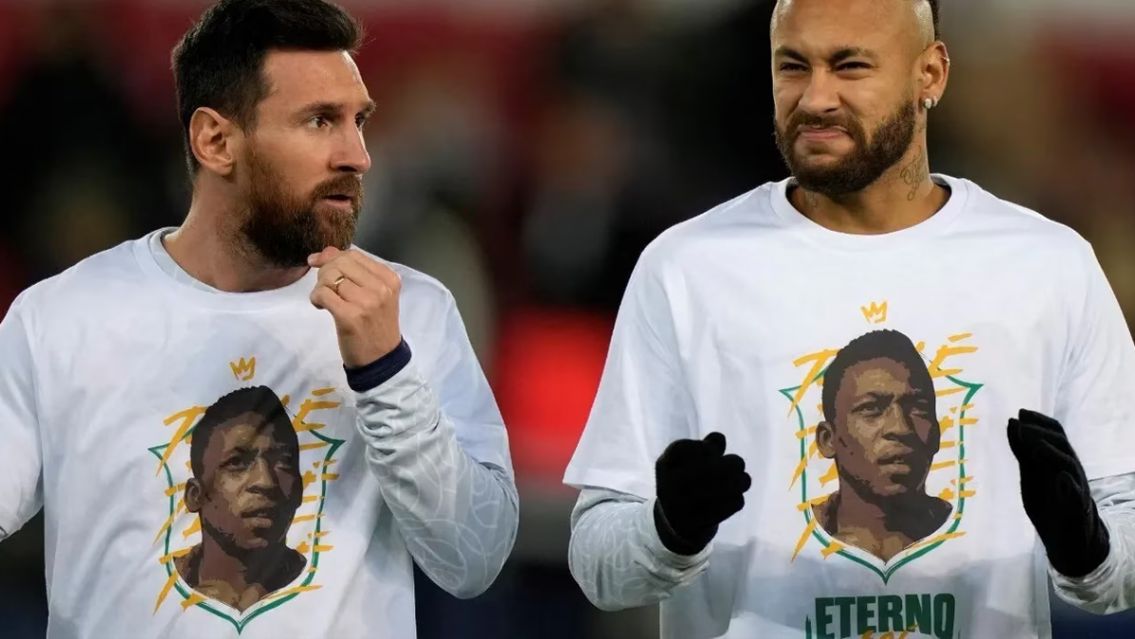 Ovaci�n en todo el estadio: El gran homenaje de Messi a Pele tras su fallecimiento