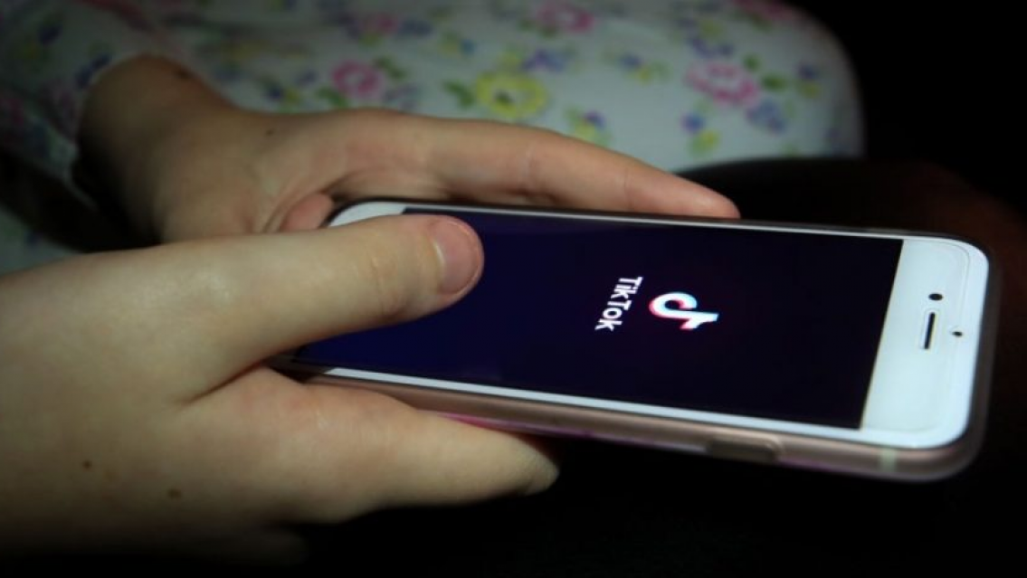 Falleci� un nene y otro est� internado. Investigan si fue por el reto viral de TikTok