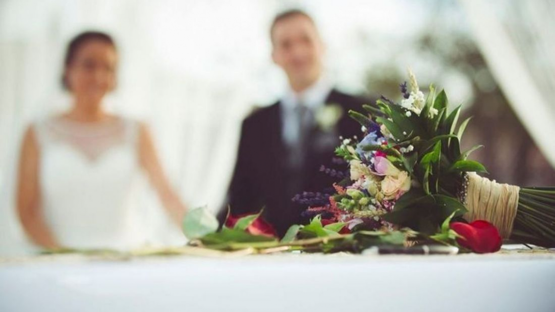 Escándalo con el comunicado de un Registro Civil norteño. ¡No se pueden casar!