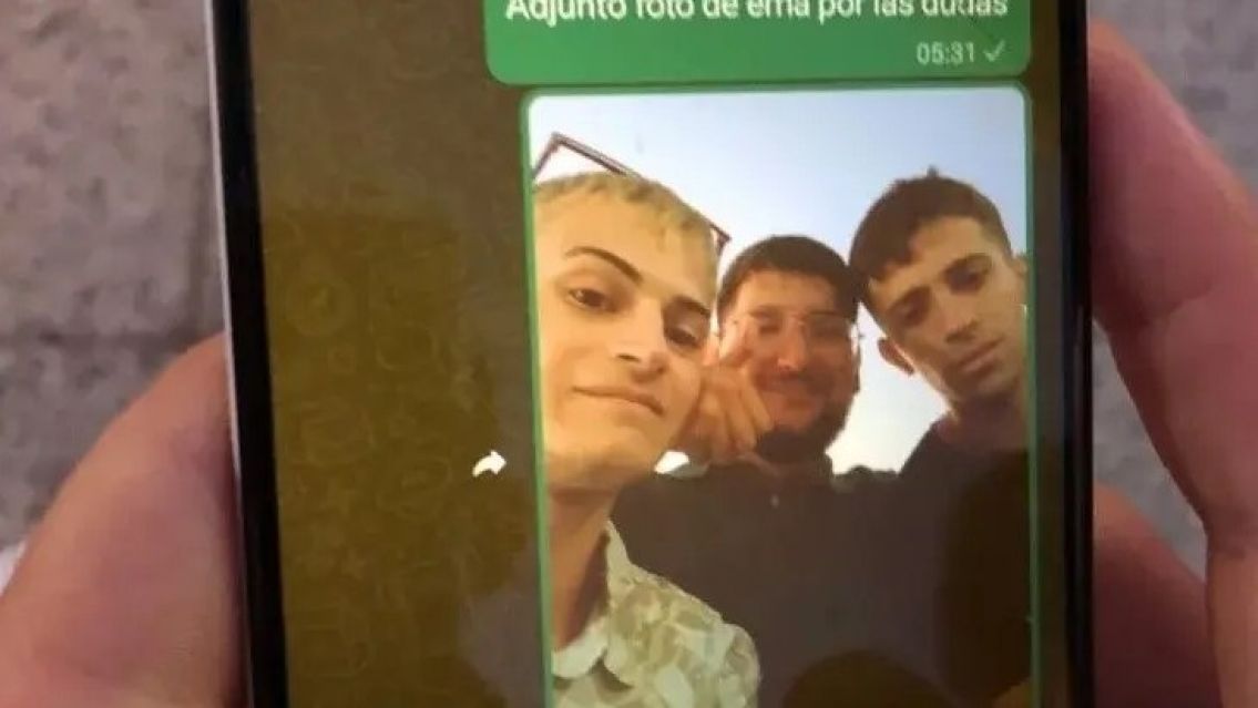 Encontraron a un chico muy borracho a la salida del boliche y esto hicieron