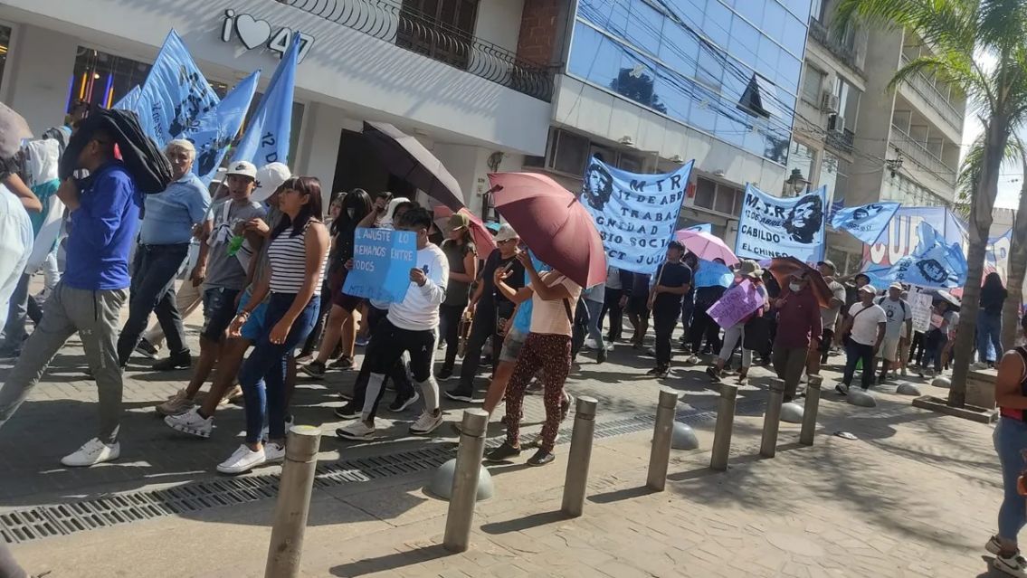Piqueteros endurecen la protesta en Jujuy por los Potenciar Trabajo