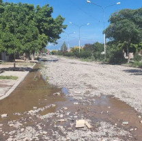 En Perico, una avenida se convierte en un río cada vez que llueve 