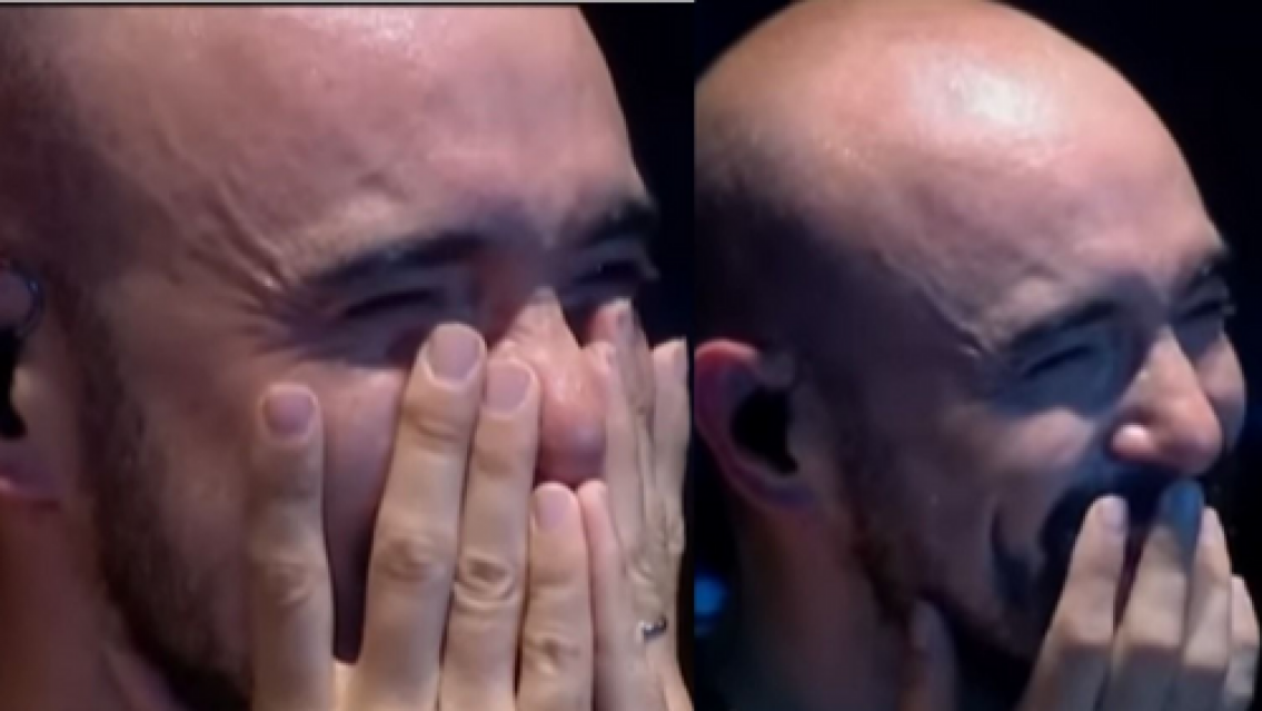 Llanto desconsolado de Abel Pintos en el escenario: "Le sigo agradeciendo a él"...