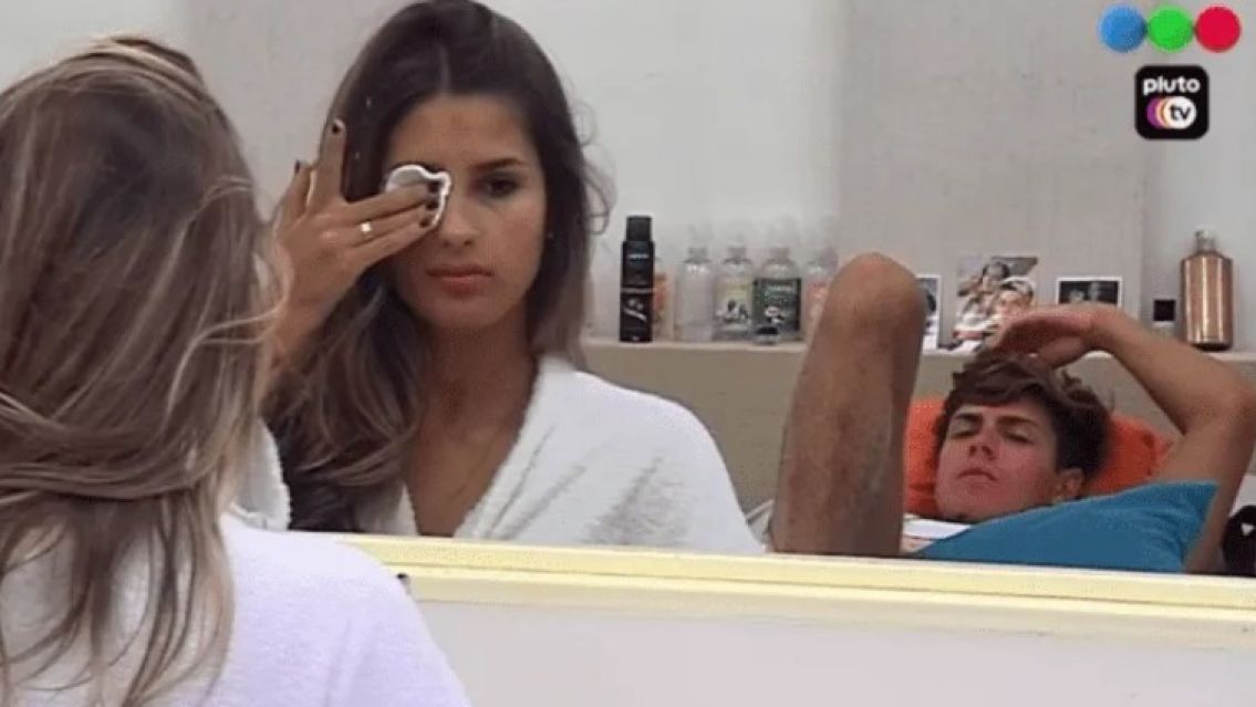 Marcos destruyó a Julieta por no bañarse: "Está potente el olorcito"