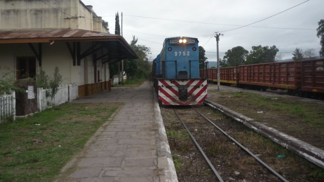 Jujeña sobrevivió tras ser atropellada por un tren: aseguran que fue un milagro