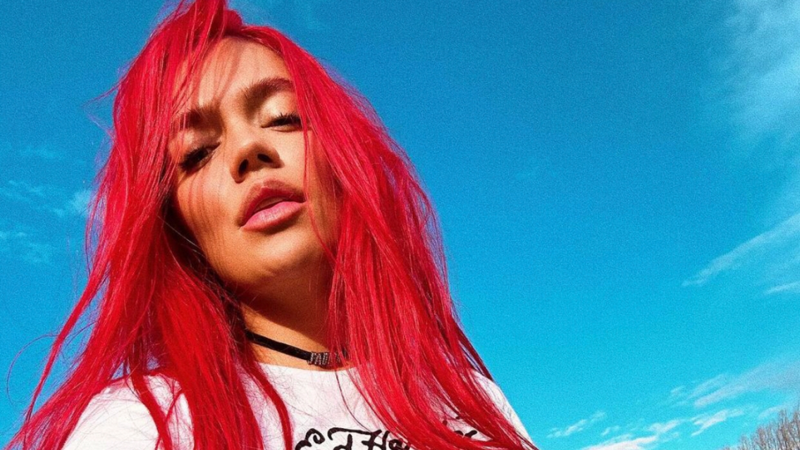 Karol G se puso un "hilito" de traje de baño y encendió internet