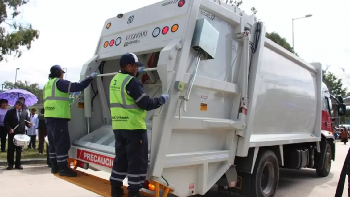 ¿Puedo sacar la basura?: así serán los servicios este fin de semana extra largo