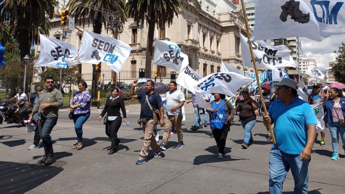 Desesperante situación en Jujuy: municipales se endeudan para poder comer