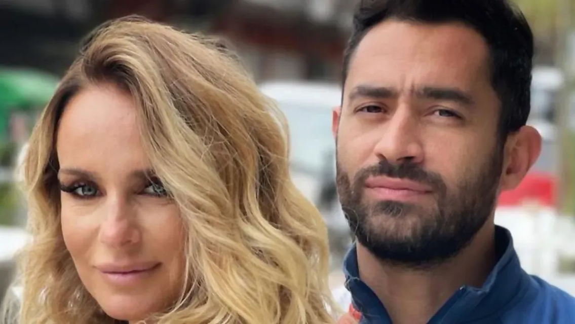 El "Tucu" López subió por error una foto de Jimena Barón (en paños menores) a sus redes