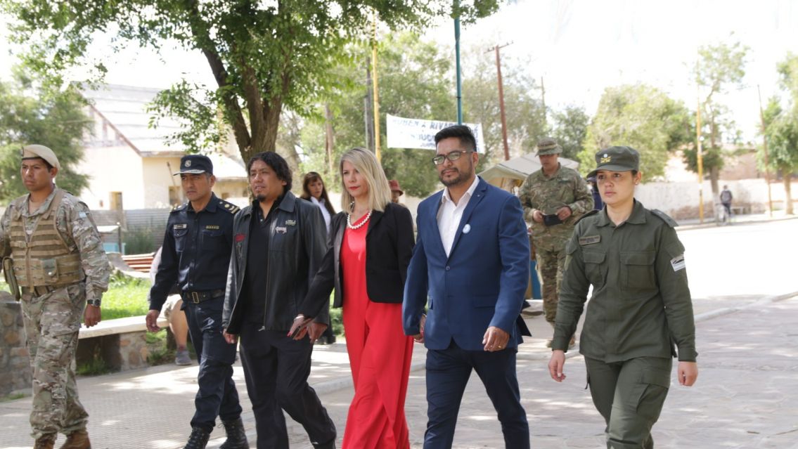 Gallardo en la mira: entregaron licencias y recibieron plata "para la campa�a"