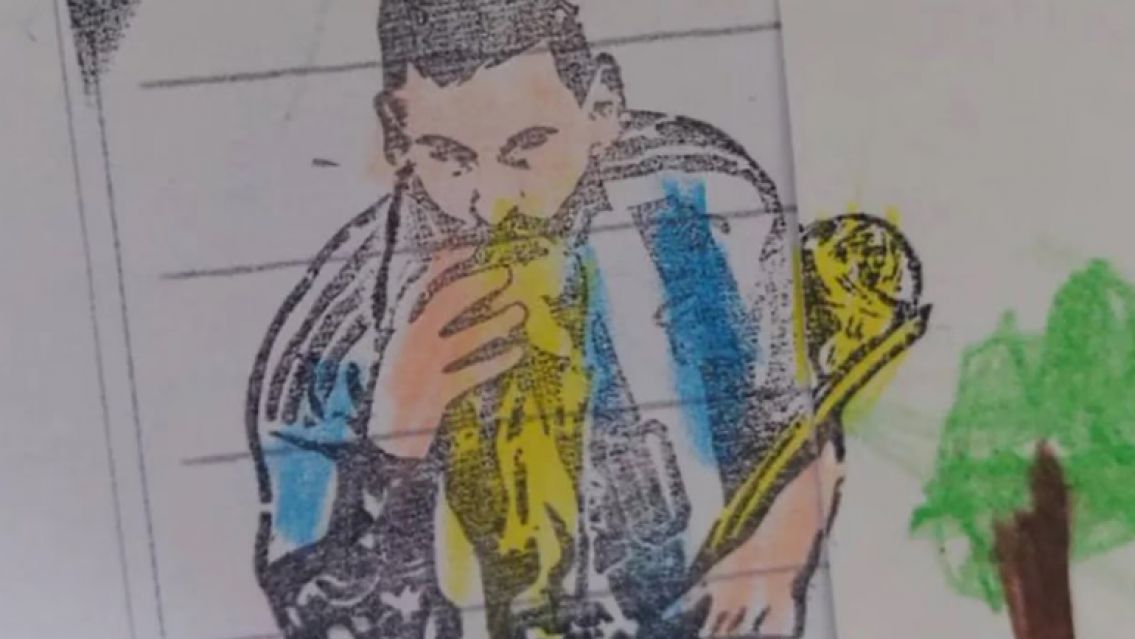 Una maestra utilizó un sello de Messi para corregir las tareas de sus alumnos: se hizo viral