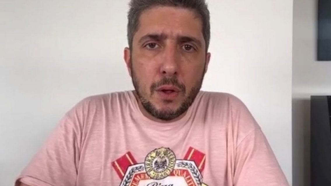 Jey Mammón fue catequista y ahora los padres de sus ex alumnos están preocupados